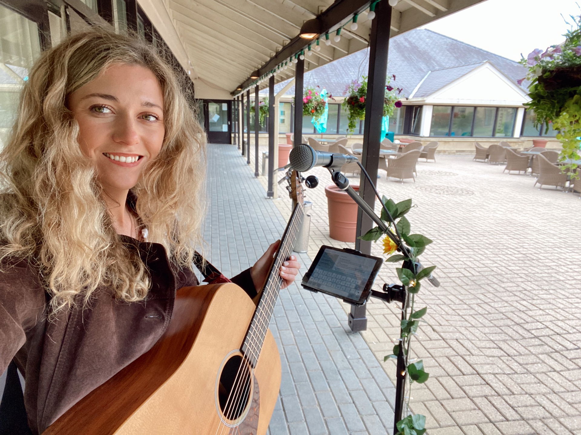 Kelly Barnes Singer Guitarist Review Wedding West Yorkshire