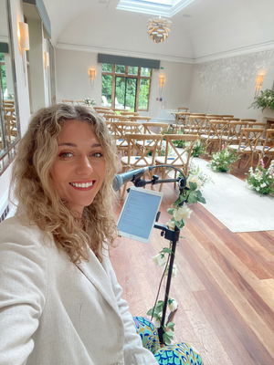 Event Kelly Barnes Singer Guitarist Northamptonshire