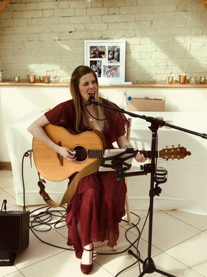 Event LJ Acoustic Singer/Guitarist London