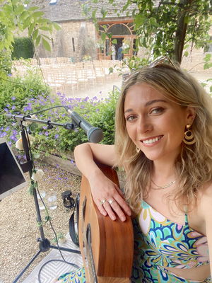 Event Kelly Barnes Singer Guitarist Northamptonshire