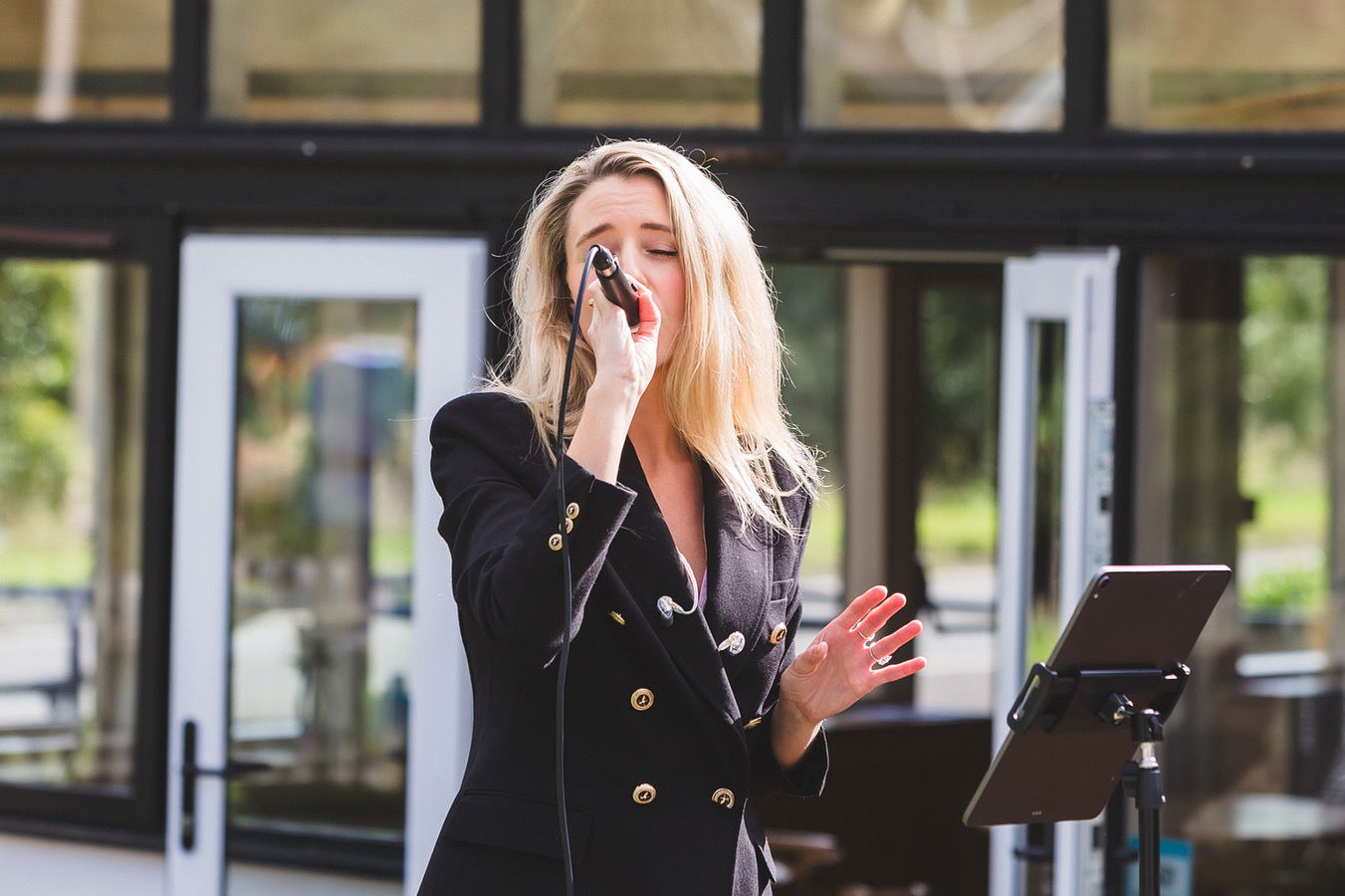 Luci Sings Classical & Opera Singer Review Wedding West Sussex