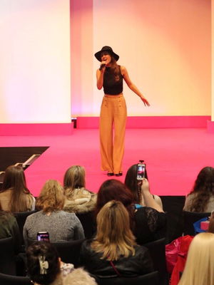 Event Louise Solo Singer Surrey