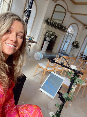 Event Kelly Barnes Singer Guitarist Northamptonshire