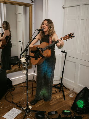 Event Kelly Barnes Singer Guitarist Northamptonshire