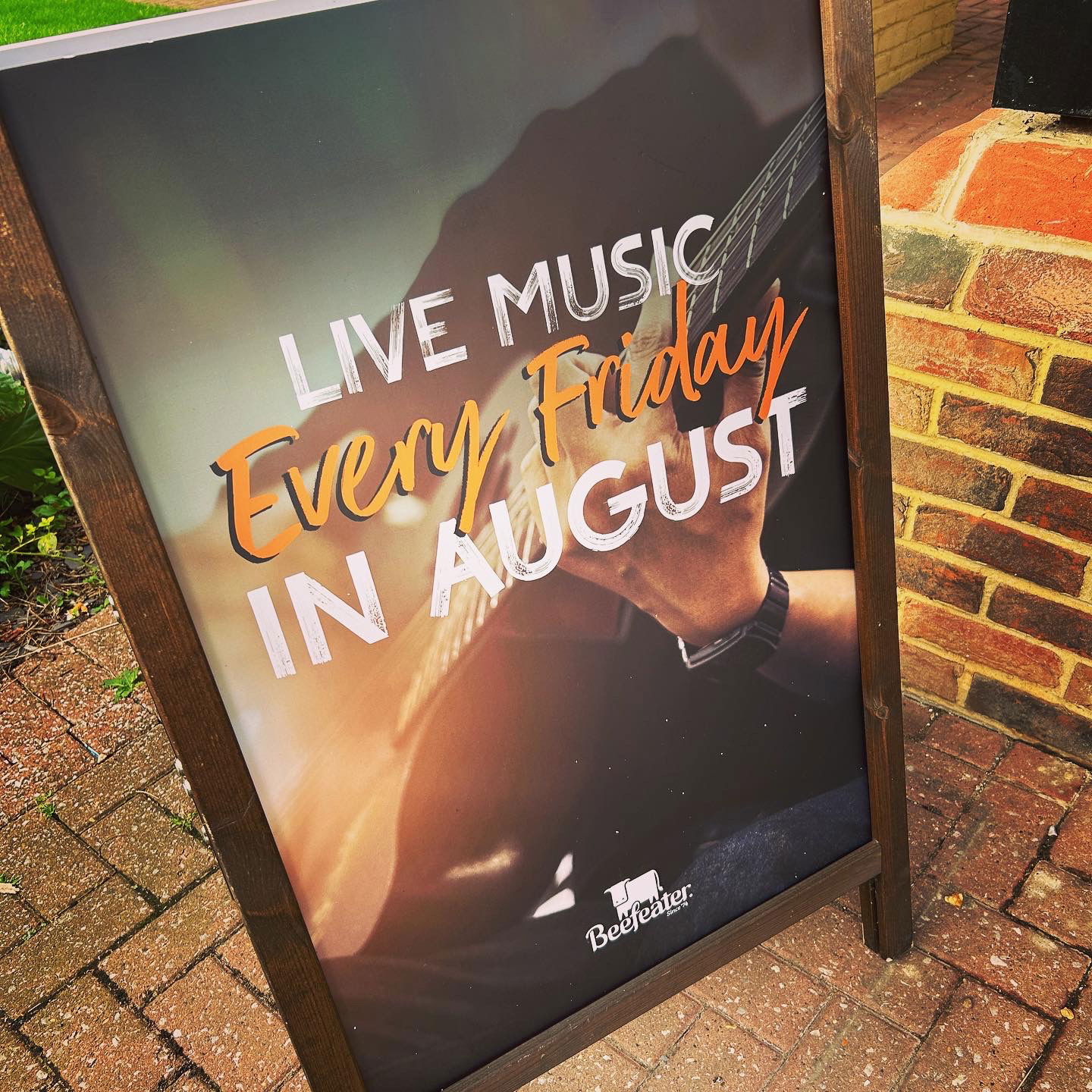 Tom Charles Singer Guitarist Review Hotel / Restaurant Event Durham