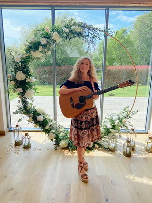 Event Kelly Barnes Singer Guitarist Northamptonshire