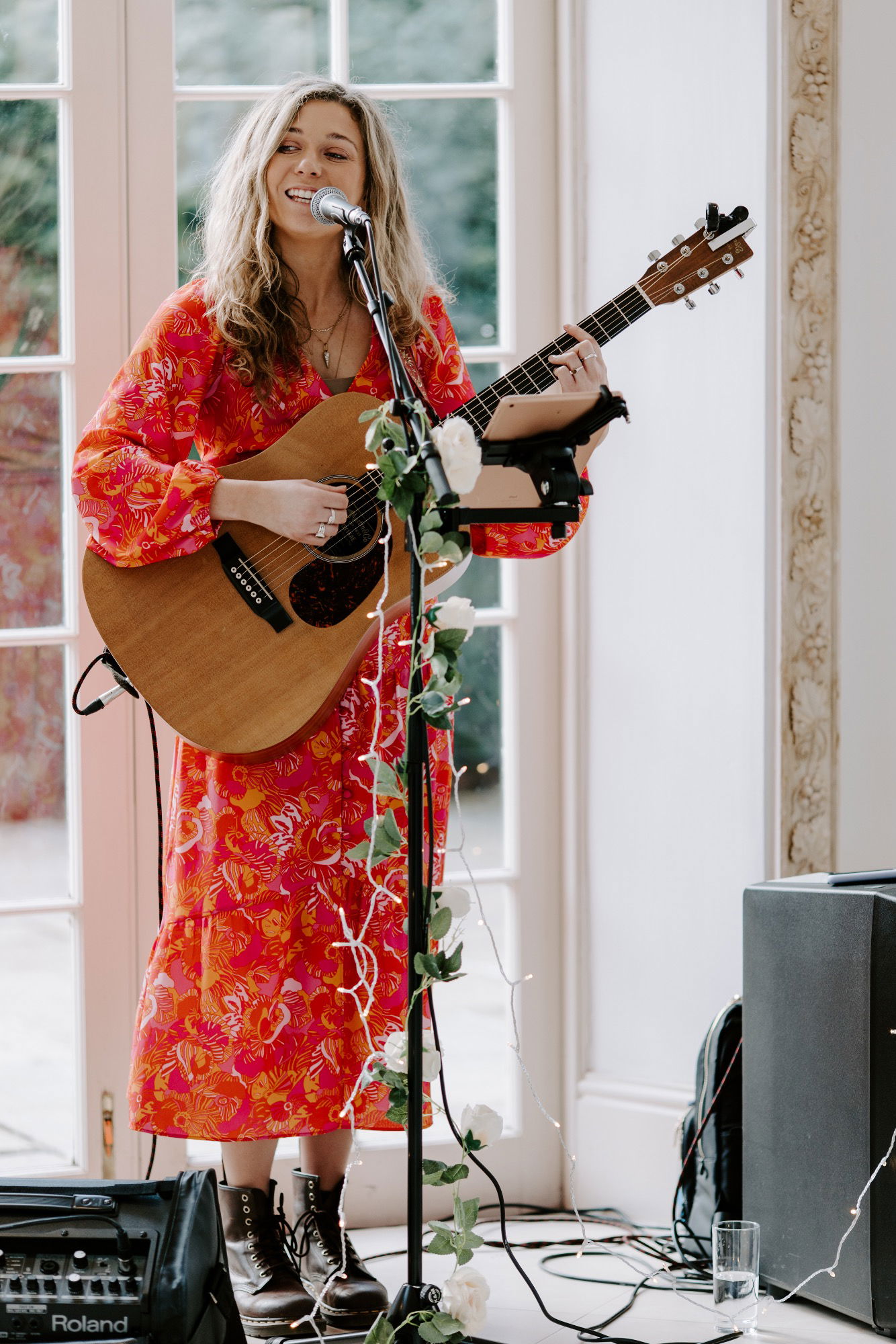 Kelly Barnes Singer Guitarist Review Wedding Surrey