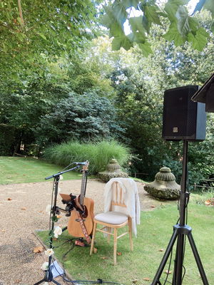 Event Kelly Barnes Singer Guitarist Northamptonshire