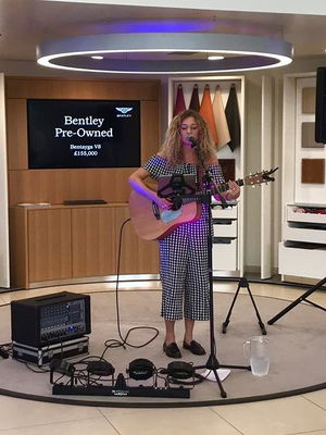 Event Kelly Barnes Singer Guitarist Northamptonshire