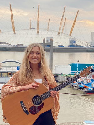 Event Kelly Barnes Singer Guitarist Northamptonshire