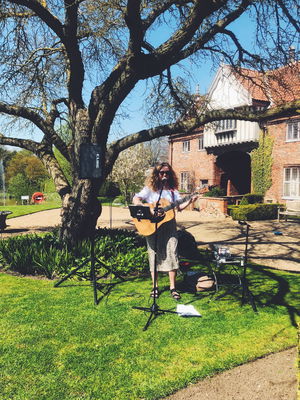 Event Kelly Barnes Singer Guitarist Northamptonshire