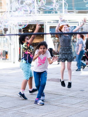 Event Bubbleologist Street Performer Leicestershire