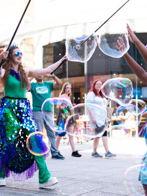 Event Bubbleologist Street Performer Leicestershire