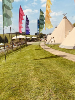 Event Elly Singer Guitarist London