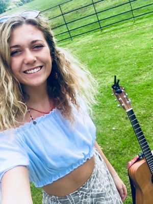 Event Kelly Barnes Singer Guitarist Northamptonshire