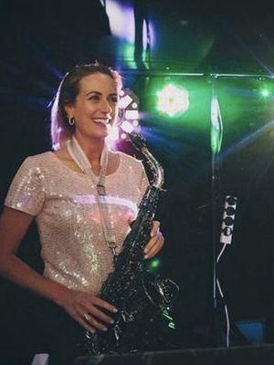 Event Lizzie B Sax Saxophonist Bracknell (Berkshire)