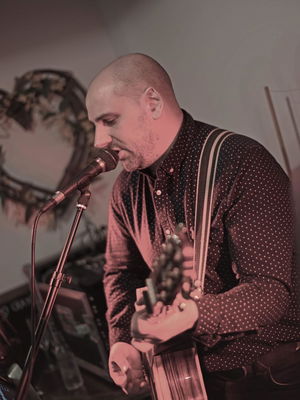Event Dean Lands Solo Singer/Guitarist Stoke On Trent, Staffordshire