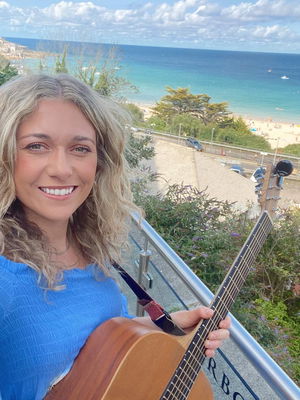 Event Kelly Barnes Singer Guitarist Northamptonshire