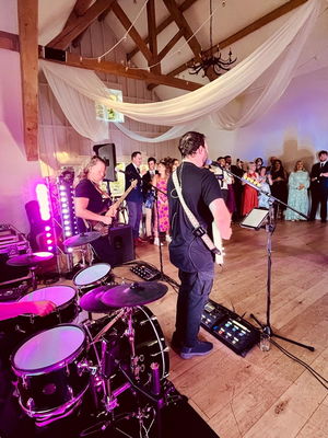 Event Happy Hour Rock and Pop Party Band Kent