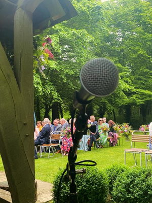 Event Elly Singer Guitarist London