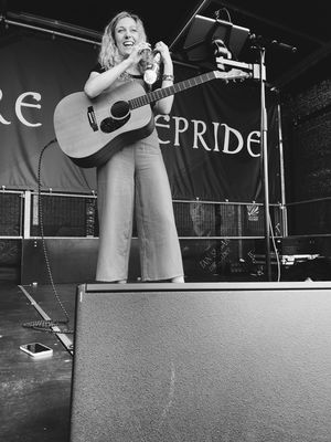 Event Kelly Barnes Singer Guitarist Northamptonshire