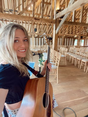Event Kelly Barnes Singer Guitarist Northamptonshire