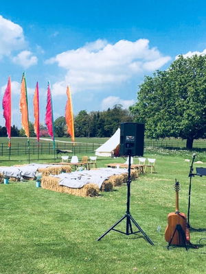 Event Kelly Barnes Singer Guitarist Northamptonshire