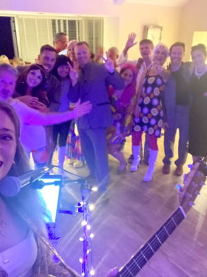 Event Kelly Barnes Singer Guitarist Northamptonshire