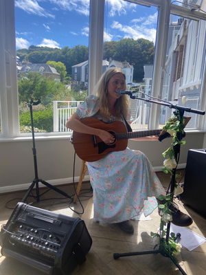 Event Kelly Barnes Singer Guitarist Northamptonshire