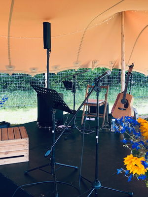 Event Kelly Barnes Singer Guitarist Northamptonshire