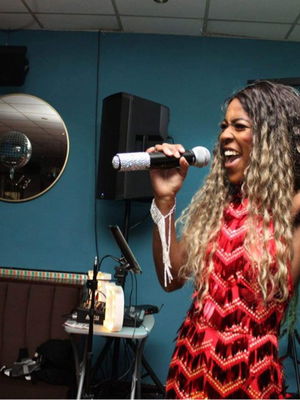 Event Motown Queen Solo Singer With Tracks Gloucestershire