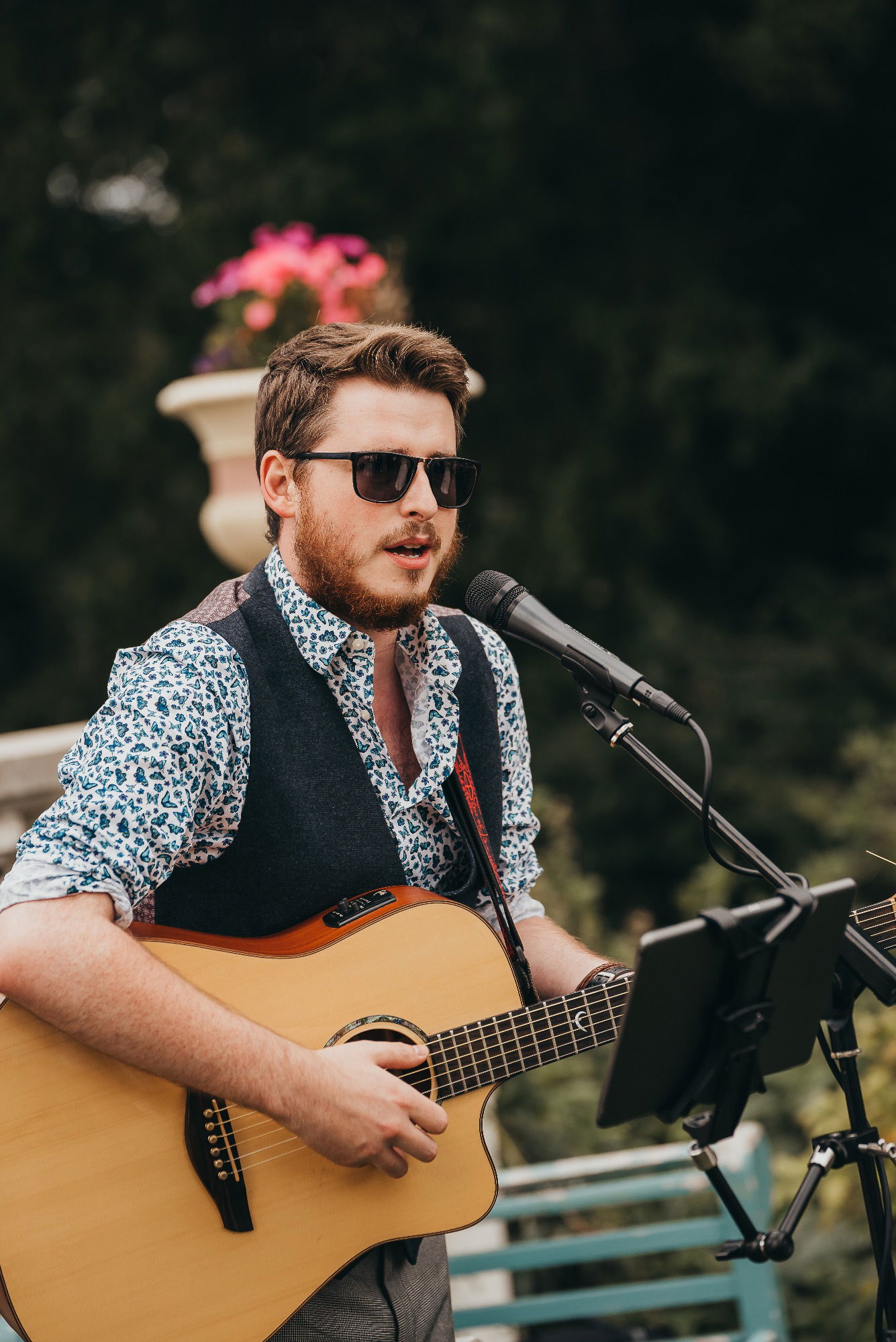Tom Charles Singer Guitarist Review Private Party West Sussex