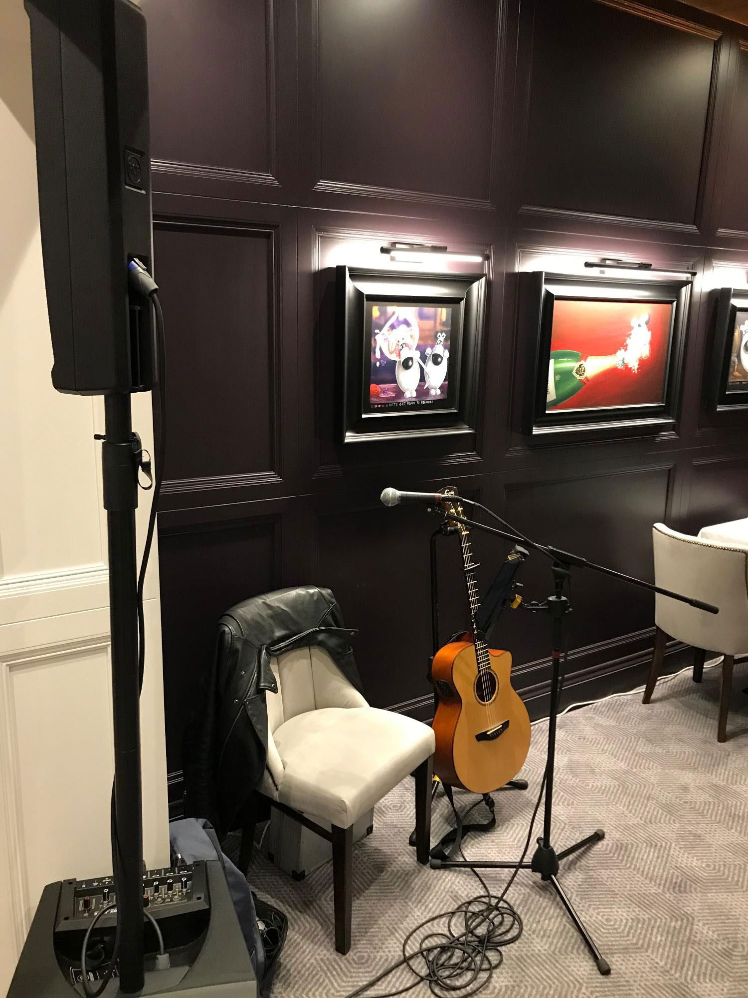 Henry Hunter Acoustic Singer Guitarist Review Hotel / Restaurant Event North Yorkshire