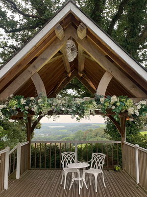 Event Resident Heroes Rock and Pop Trio London