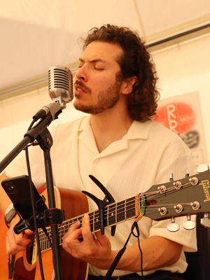 Event Valentine Singer Guitarist London