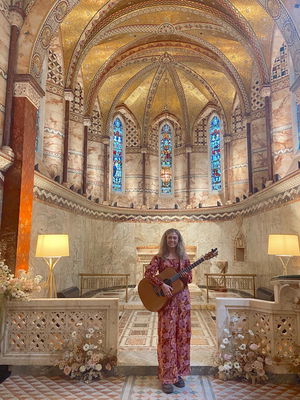 Event Kelly Barnes Singer Guitarist Northamptonshire