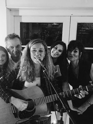 Event Kelly Barnes Singer Guitarist Northamptonshire