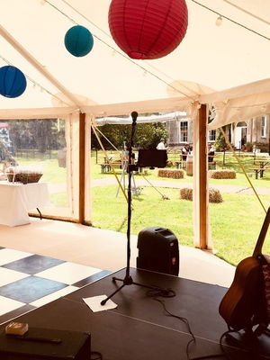 Event Kelly Barnes Singer Guitarist Northamptonshire