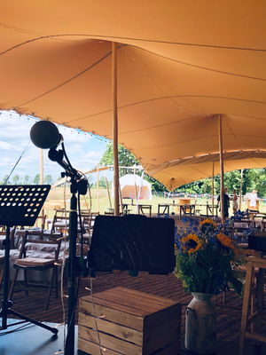 Event Kelly Barnes Singer Guitarist Northamptonshire