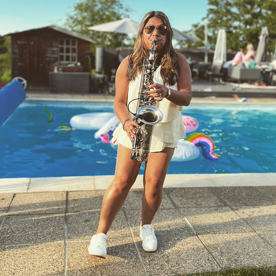 Mads on Sax Saxophonist Review Private Party Essex