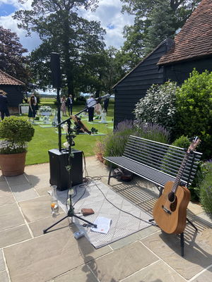 Event Kelly Barnes Singer Guitarist Northamptonshire