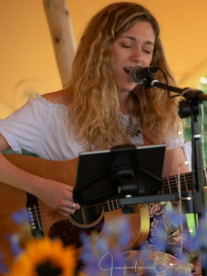Event Kelly Barnes Singer Guitarist Northamptonshire