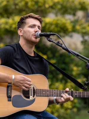 Event Andy Michaels Solo Singer-Guitarist Gloucestershire