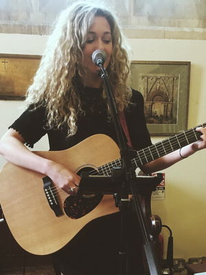 Event Kelly Barnes Singer Guitarist Northamptonshire
