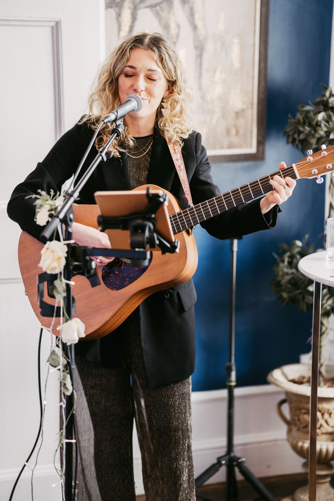 Kelly Barnes Singer Guitarist Review Wedding Essex