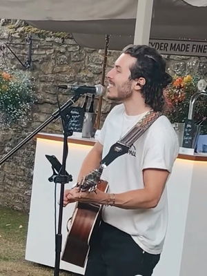 Event Valentine Singer Guitarist London