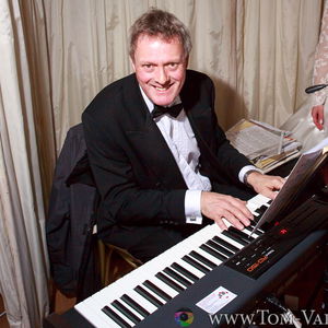 Alan H Pianist