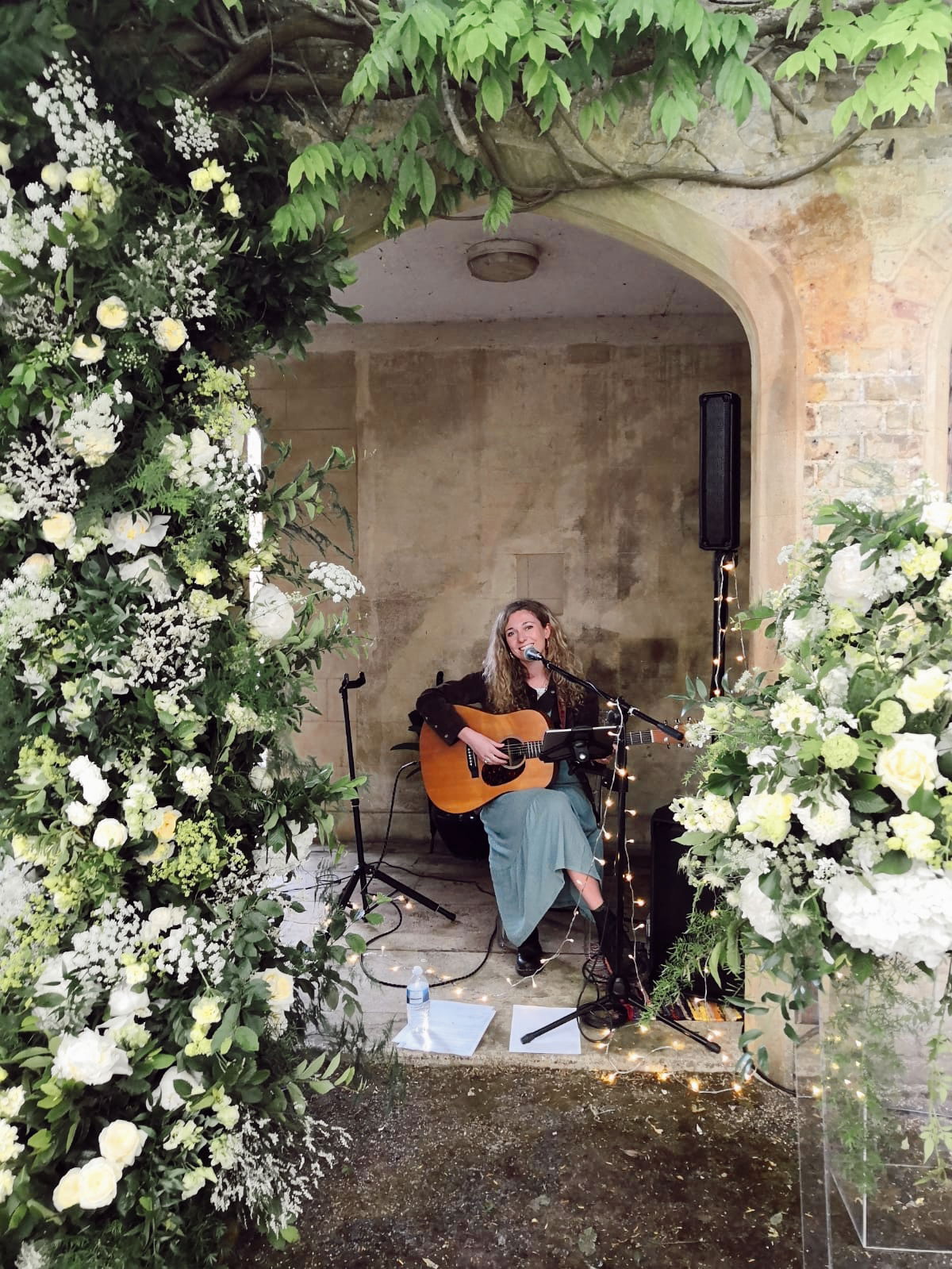 Kelly Barnes Singer Guitarist Review Wedding Berkshire