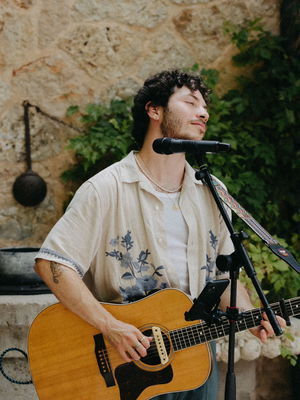 Event Valentine Singer Guitarist London