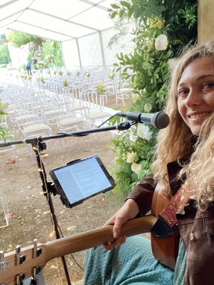 Event Kelly Barnes Singer Guitarist Northamptonshire